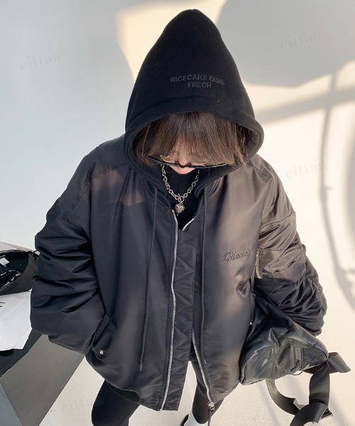 Dalfwin(ダールフィン)の「韓国ファッション Oisisオーバーサイズフード付き中綿入りMA-1ブルゾン(MA-1・レディース・ブラック/グレー・FREE)」の7枚目の写真