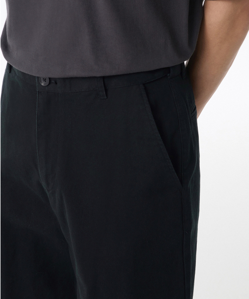 MUSINSA STANDARD（ムシンサスタンダード）の「レギュラーフィットヒドゥンバンディングチノパンツ[ブラック]（その他パンツ・メンズ・その他・26/27/28/29/30/31/32/33/34/36/38/40/42）」の4枚目の写真