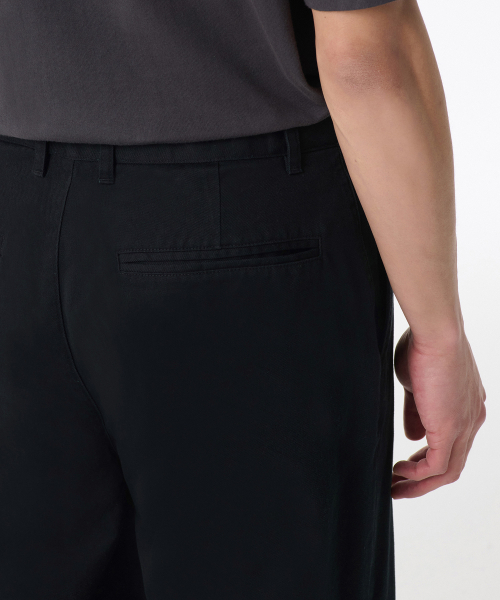 MUSINSA STANDARD（ムシンサスタンダード）の「レギュラーフィットヒドゥンバンディングチノパンツ[ブラック]（その他パンツ・メンズ・その他・26/27/28/29/30/31/32/33/34/36/38/40/42）」の5枚目の写真