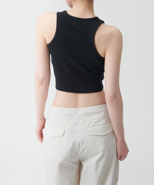 MUSINSA STANDARD WOMAN（ムシンサスタンダードウーマン）の「ウィメンズレーサーバッククロップタンクトップ[ブラック]（Tシャツ/カットソー・レディース・その他・SMALL/MEDIUM/LARGE/X-SMALL）」の5枚目の写真