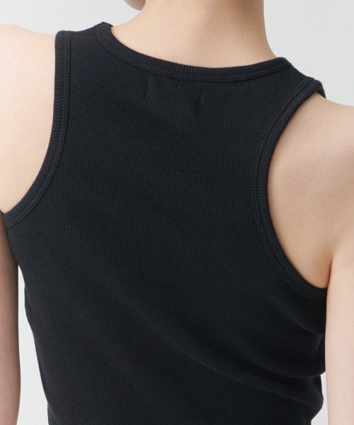 MUSINSA STANDARD WOMAN（ムシンサスタンダードウーマン）の「ウィメンズレーサーバッククロップタンクトップ[ブラック]（Tシャツ/カットソー・レディース・その他・SMALL/MEDIUM/LARGE/X-SMALL）」の7枚目の写真