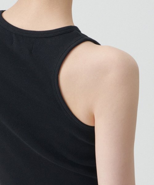 MUSINSA STANDARD WOMAN（ムシンサスタンダードウーマン）の「ウィメンズレーサーバッククロップタンクトップ[ブラック]（Tシャツ/カットソー・レディース・その他・SMALL/MEDIUM/LARGE/X-SMALL）」の9枚目の写真