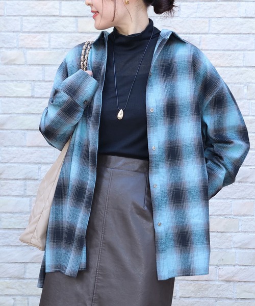 Brown&Street(ブラウンアンドストリート)の「ライトシアーハイネック(Tシャツ/カットソー・レディース・ブラック/ホワイト/コーラル・FREE)」の20枚目の写真