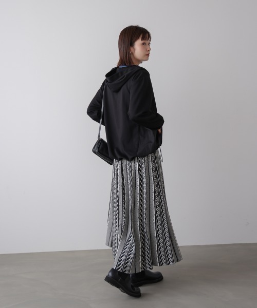 Bou Jeloud（ブージュルード）の「パウンドストレッチサイド異素材パーカー（パーカー・レディース・ブラック/グレイッシュベージュ/杢グレー・FREE）」の21枚目の写真