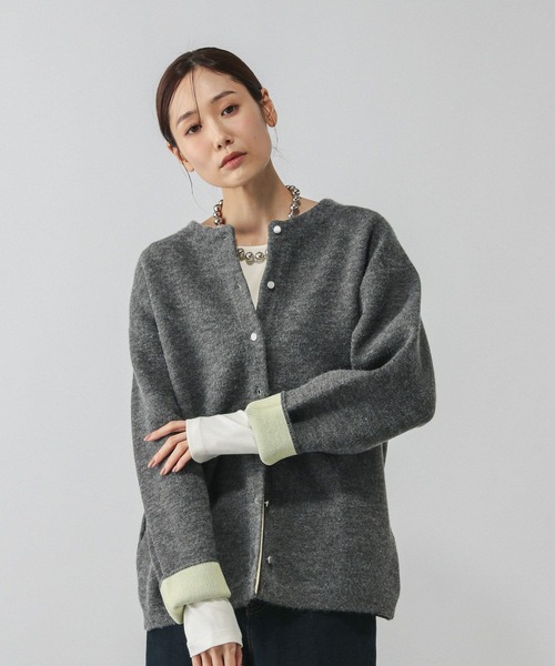 GLOBAL WORK（グローバルワーク）の「バイカラーニットブルソン/616811（カーディガン/ボレロ・レディース・グレー/グレイッシュベージュ/ダークブラウン・MEDIUM/LARGE）」の2枚目の写真