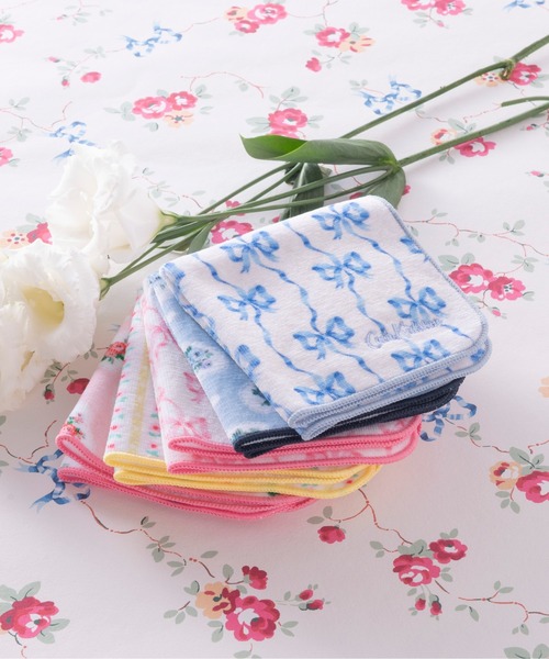 Cath Kidston(キャスキッドソン)の「タオルハンカチ(ハンカチ/ハンドタオル・レディース・イエロー/ネイビー/ホワイト×ライトピンク/ピンク系/サックスブルー系/ホワイト×イエロー/ピンク/ライトグリーン/アイボリー系/サックスブルー/ブラック/アイボリー/ライトピンク/ピンク系1/サックスブルー系2/サックスブルー系1/アイボリー系1/アイボリー系2/アイボリー系5/アイボリー系4/アイボリー系3/サックスブルー系4/サックスブルー系3/グリーン・FREE)」の14枚目の写真