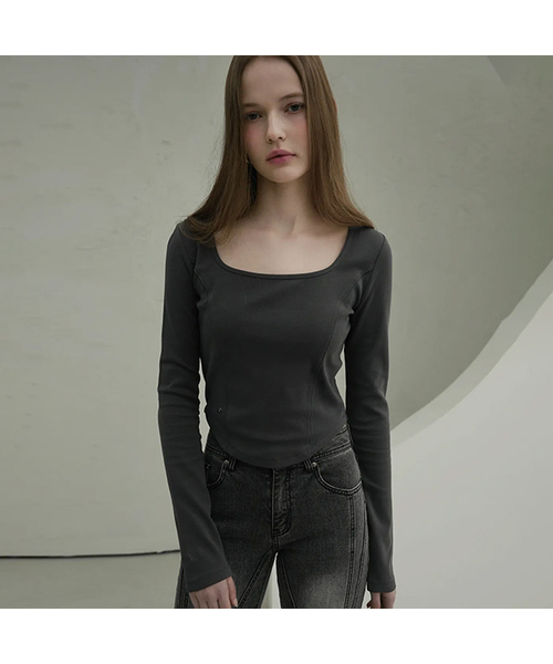 Vivacious(ビバシャス)の「Neuel Square Neck Line Crop Long Sleeve - 5COL(Tシャツ/カットソー・レディース・アイボリー/チャコール/グレー/ブラック/スカイブルー・SMALL/MEDIUM)」の4枚目の写真