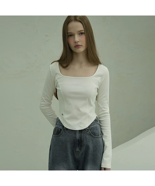 Vivacious(ビバシャス)の「Neuel Square Neck Line Crop Long Sleeve - 5COL(Tシャツ/カットソー・レディース・アイボリー/チャコール/グレー/ブラック/スカイブルー・SMALL/MEDIUM)」の2枚目の写真
