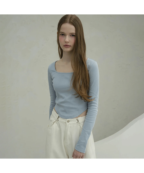 Vivacious(ビバシャス)の「Neuel Square Neck Line Crop Long Sleeve - 5COL(Tシャツ/カットソー・レディース・アイボリー/チャコール/グレー/ブラック/スカイブルー・SMALL/MEDIUM)」の5枚目の写真