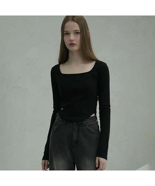Vivacious(ビバシャス)の「Neuel Square Neck Line Crop Long Sleeve - 5COL(Tシャツ/カットソー・レディース・アイボリー/チャコール/グレー/ブラック/スカイブルー・SMALL/MEDIUM)」の1枚目の写真