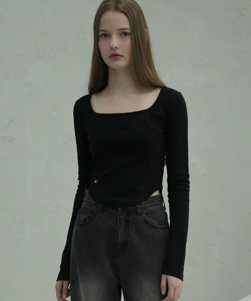 Vivacious(ビバシャス)の「Neuel Square Neck Line Crop Long Sleeve - 5COL(Tシャツ/カットソー・レディース・アイボリー/チャコール/グレー/ブラック/スカイブルー・SMALL/MEDIUM)」の6枚目の写真