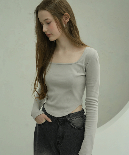 Vivacious(ビバシャス)の「Neuel Square Neck Line Crop Long Sleeve - 5COL(Tシャツ/カットソー・レディース・アイボリー/チャコール/グレー/ブラック/スカイブルー・SMALL/MEDIUM)」の9枚目の写真
