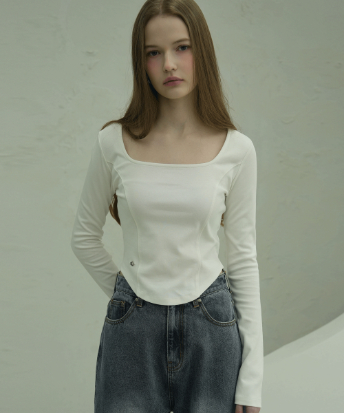 Vivacious(ビバシャス)の「Neuel Square Neck Line Crop Long Sleeve - 5COL(Tシャツ/カットソー・レディース・アイボリー/チャコール/グレー/ブラック/スカイブルー・SMALL/MEDIUM)」の11枚目の写真