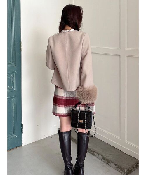 MERCURYDUO（マーキュリーデュオ）の「フェイクファー付きノーカラーショートコート（その他アウター・レディース・ベージュ/アイボリー・SMALL/MEDIUM）」の8枚目の写真