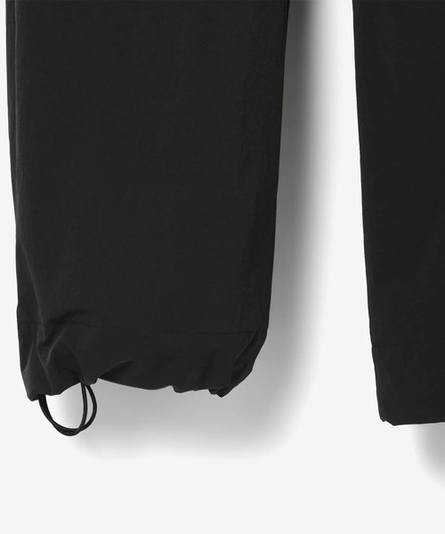 th products（ティーエイチプロダクト）の「【th products】Cargo Pants ARTIST WARDROBE / MIYU HOSOI（カーゴパンツ・メンズ・ブラック・1/2）」の5枚目の写真