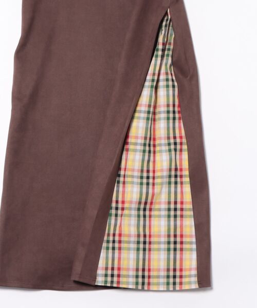 Arnold Palmer（アーノルドパーマー）の「スエードポンチ Vネック Aライン ジャンスカ（ジャンパースカート・レディース・ベージュ/ブラウン/ブラック・L/M/S）」の4枚目の写真