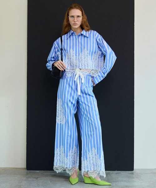 MAISON SPECIAL(メゾンスペシャル)の「Striped Lace Pants/ワイドスカラップレースパンツ(その他パンツ・レディース・グレー/ブルー・38/36)」の3枚目の写真