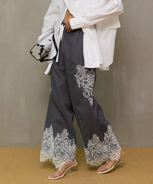 MAISON SPECIAL(メゾンスペシャル)の「Striped Lace Pants/ワイドスカラップレースパンツ(その他パンツ・レディース・グレー/ブルー・38/36)」の9枚目の写真