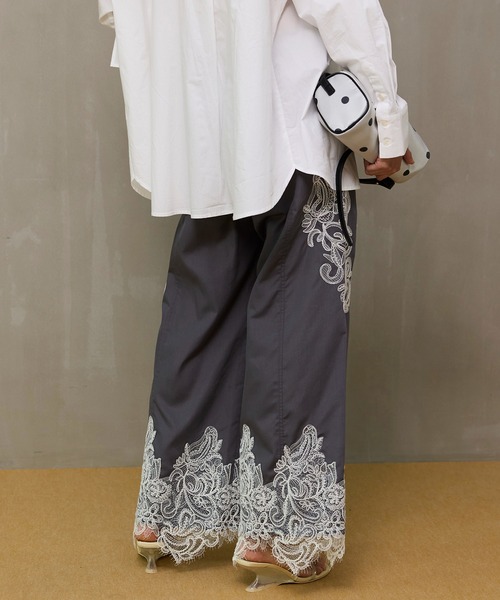 MAISON SPECIAL(メゾンスペシャル)の「Striped Lace Pants/ワイドスカラップレースパンツ(その他パンツ・レディース・グレー/ブルー・38/36)」の10枚目の写真