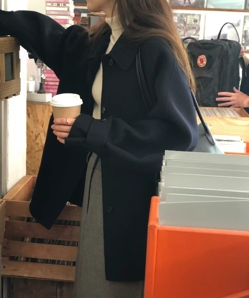 Aelina（エリナ）の「襟付きメルトンシングルブレストコート（ステンカラーコート・レディース・ブラック/ネイビー/ブラウン・S/M/L/XL）」の4枚目の写真