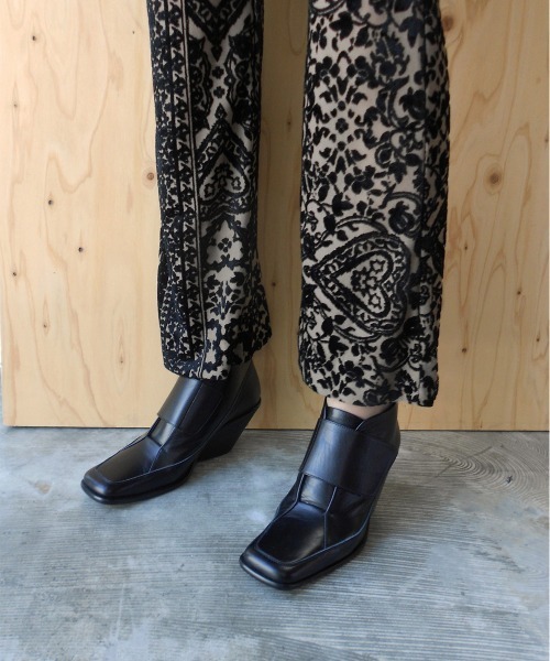UNTISHOLD（アンチショルド）の「Onyx（ブーツ・レディース・ブラック・36/38/37）」の2枚目の写真