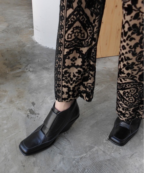 UNTISHOLD（アンチショルド）の「Onyx（ブーツ・レディース・ブラック・36/38/37）」の3枚目の写真