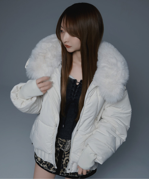 .KOM（ドットコム）の「『.KOM/ドットケーオーエム』襟ファー中綿JKT【Y】【CN】（ダウンジャケット/コート・レディース・ホワイト/ブラック・M/L）」の3枚目の写真