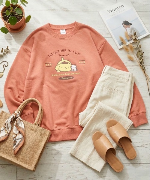 sanrio(サンリオ)の「【SANRIO/サンリオ】キャラクタープリント裏毛クルーネックスウェット(BIG)(スウェット・レディース・クリーム/ブラック/オフホワイト/オレンジ系・LARGE/MEDIUM)」の4枚目の写真