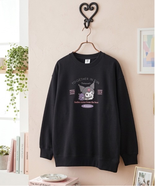 sanrio(サンリオ)の「【SANRIO/サンリオ】キャラクタープリント裏毛クルーネックスウェット(BIG)(スウェット・レディース・クリーム/ブラック/オフホワイト/オレンジ系・LARGE/MEDIUM)」の1枚目の写真