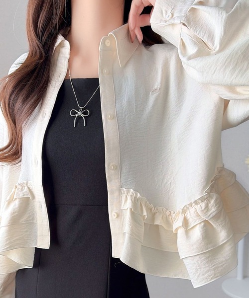 mily bilet(ミウィビレット)の「【mily bilet】甘さはやさしく、印象は品よく。旬顔を叶える裾フリルブラウス(長袖)(シャツ/ブラウス・レディース・アイボリー/チャコールグレー/ブルー・X-LARGE/SMALL/MEDIUM/LARGE)」の19枚目の写真