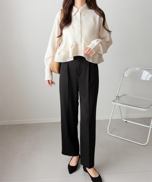 mily bilet(ミウィビレット)の「【mily bilet】甘さはやさしく、印象は品よく。旬顔を叶える裾フリルブラウス(長袖)(シャツ/ブラウス・レディース・アイボリー/チャコールグレー/ブルー・X-LARGE/SMALL/MEDIUM/LARGE)」の20枚目の写真