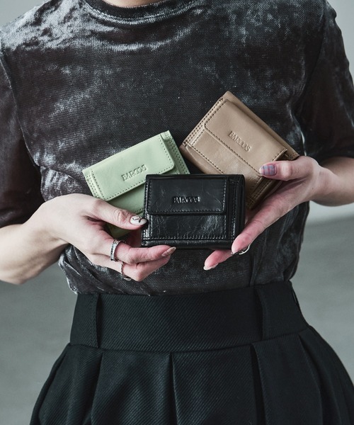 Fashion Letter（ファッションレター）の「リンクルパテントレザー ミニウォレット 三つ折り財布（財布・レディース・ベージュ/ブラック/ライトグリーン・FREE）」の3枚目の写真