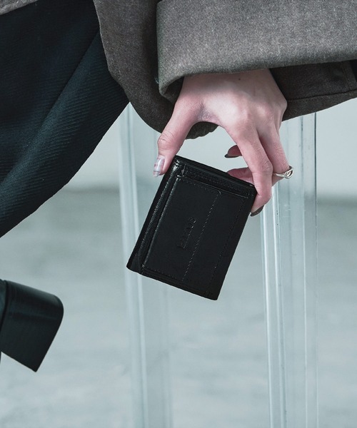 Fashion Letter（ファッションレター）の「リンクルパテントレザー ミニウォレット 三つ折り財布（財布・レディース・ベージュ/ブラック/ライトグリーン・FREE）」の10枚目の写真