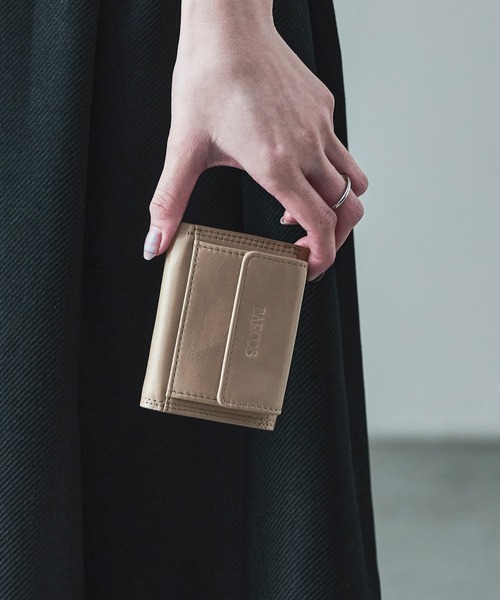 Fashion Letter（ファッションレター）の「リンクルパテントレザー ミニウォレット 三つ折り財布（財布・レディース・ベージュ/ブラック/ライトグリーン・FREE）」の17枚目の写真