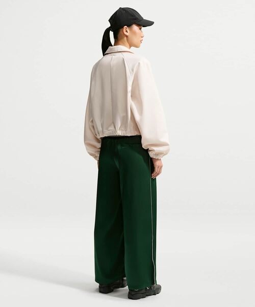 NIKE(ナイキ)の「ナイキ スポーツウェア ウィメンズ ルーズ ミッドライズ サテンパンツ / Nike Sportswear Women's Loose Mid-Rise Satin Pants IH1327-323 Fir(その他パンツ・レディース・カモフラージュ・XS/XL/M/L/S)」の18枚目の写真