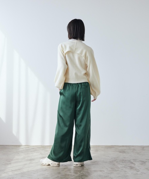 NIKE(ナイキ)の「ナイキ スポーツウェア ウィメンズ ルーズ ミッドライズ サテンパンツ / Nike Sportswear Women's Loose Mid-Rise Satin Pants IH1327-323 Fir(その他パンツ・レディース・カモフラージュ・XS/XL/M/L/S)」の6枚目の写真