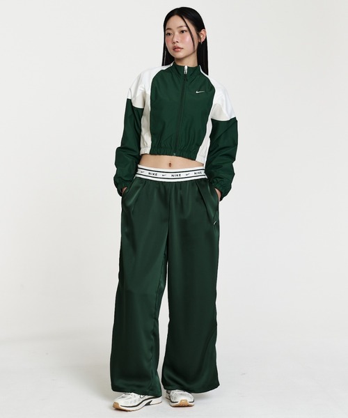 NIKE(ナイキ)の「ナイキ スポーツウェア ウィメンズ ルーズ ミッドライズ サテンパンツ / Nike Sportswear Women's Loose Mid-Rise Satin Pants IH1327-323 Fir(その他パンツ・レディース・カモフラージュ・XS/XL/M/L/S)」の10枚目の写真
