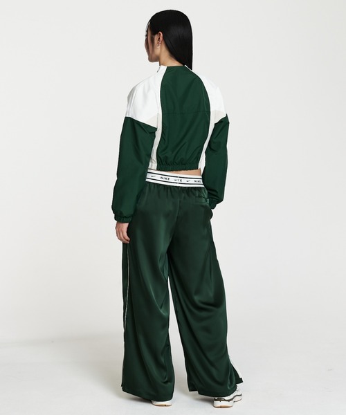 NIKE(ナイキ)の「ナイキ スポーツウェア ウィメンズ ルーズ ミッドライズ サテンパンツ / Nike Sportswear Women's Loose Mid-Rise Satin Pants IH1327-323 Fir(その他パンツ・レディース・カモフラージュ・XS/XL/M/L/S)」の12枚目の写真