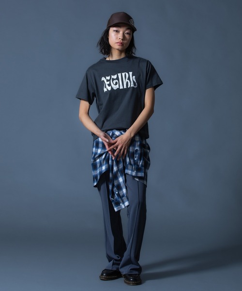 X-girl(エックスガール)の「STUDDED LOGO S/S TEE(Tシャツ/カットソー・レディース・レッド/チャコール/ベージュ・S/M/L)」の17枚目の写真