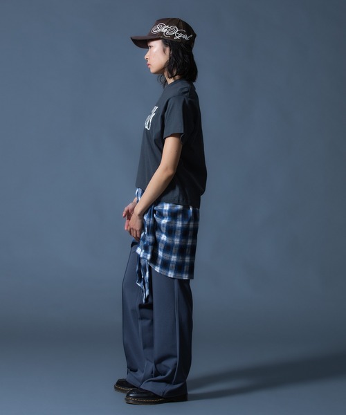 X-girl(エックスガール)の「STUDDED LOGO S/S TEE(Tシャツ/カットソー・レディース・レッド/チャコール/ベージュ・S/M/L)」の19枚目の写真