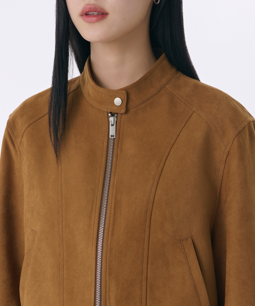 MUSINSA STANDARD WOMAN（ムシンサスタンダードウーマン）の「ウィメンズ シンセティックスエード レーサージャケット [デザートブラウン]（ライダースジャケット・レディース・その他・LARGE/MEDIUM/SMALL/X-SMALL）」の4枚目の写真