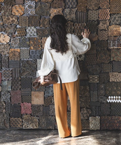 niko and...(ニコアンド)の「チュールレース重ね風ブラウス(シャツ/ブラウス・レディース・オフホワイト/ブラック・LARGE/MEDIUM)」の5枚目の写真