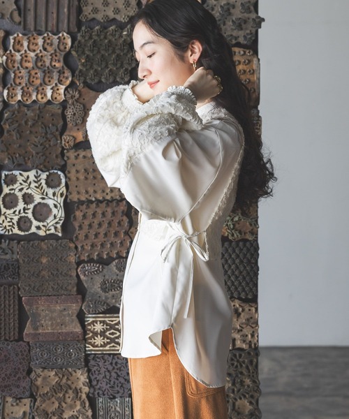 niko and...(ニコアンド)の「チュールレース重ね風ブラウス(シャツ/ブラウス・レディース・オフホワイト/ブラック・LARGE/MEDIUM)」の7枚目の写真