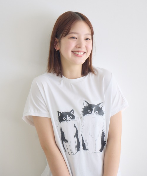 meeny miny（ミーニーマイニー）の「【meeny miny】CAT & BAKES 9456『ドキッ』Tシャツ（Tシャツ/カットソー・レディース・チャコールグレー/ホワイト/ベージュ・M-L/S-M）」の2枚目の写真