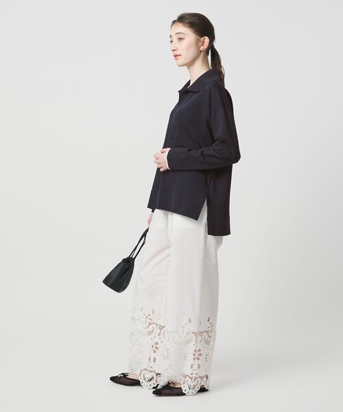 UNITED ARROWS(ユナイテッドアローズ)の「スキッパー プルオーバーニット(ニット/セーター・レディース・ライトブルー/ネイビー/ダークブラウン・FREE)」の19枚目の写真