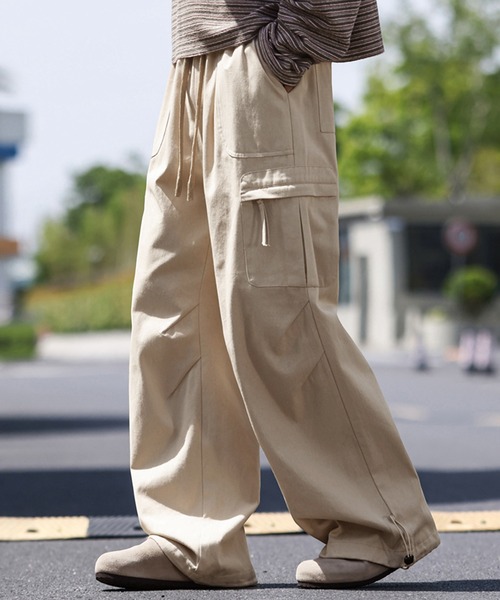 TOBEE(トゥビー)の「【TOBEE】ワイドストレート カーゴパンツ 裾ドローコード(カーゴパンツ・メンズ・ブラック/ベージュ・X-LARGE/LARGE/MEDIUM)」の4枚目の写真