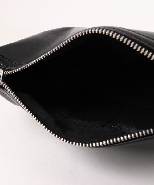STANDOIL（スタンドオイル）の「Mushy Bag Mini 25M-143A-BK（ショルダーバッグ・レディース・ブラック・FREE）」の4枚目の写真