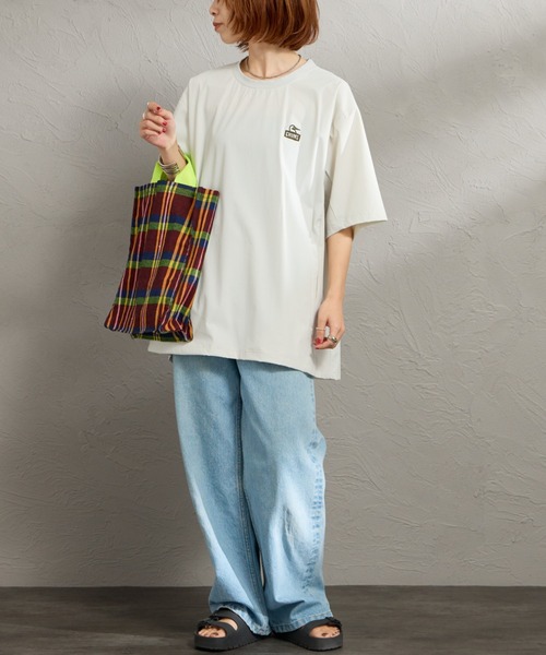 CHUMS（チャムス）の「【WEB限定】[CHUMS/チャムス] エアトレイル ストレッチ バックプリントTシャツ（Tシャツ/カットソー・レディース・カーキ/ブラック/ライトグレー・XL/L/M）」の11枚目の写真