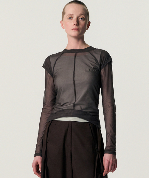 KIMZISU(キムジス)の「Veiled Mesh Shell LS T-shirt_BROWN(Tシャツ/カットソー・レディース・ブラウン・MEDIUM/SMALL)」の3枚目の写真