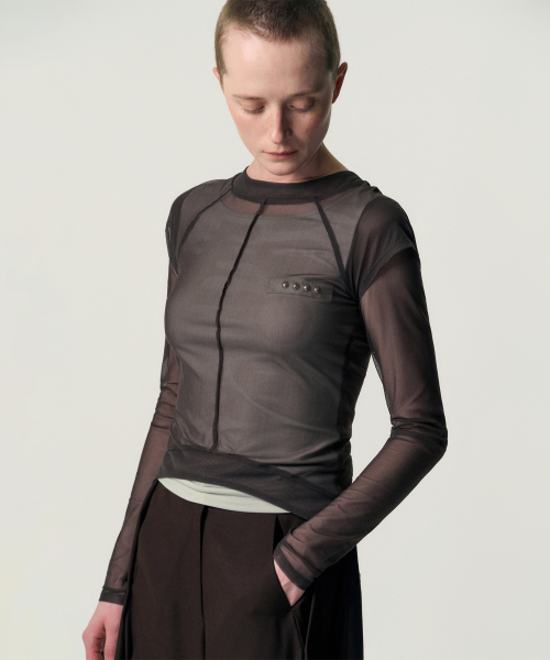 KIMZISU(キムジス)の「Veiled Mesh Shell LS T-shirt_BROWN(Tシャツ/カットソー・レディース・ブラウン・MEDIUM/SMALL)」の6枚目の写真